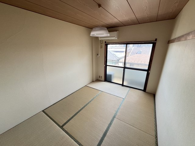 あきもとビルの和室