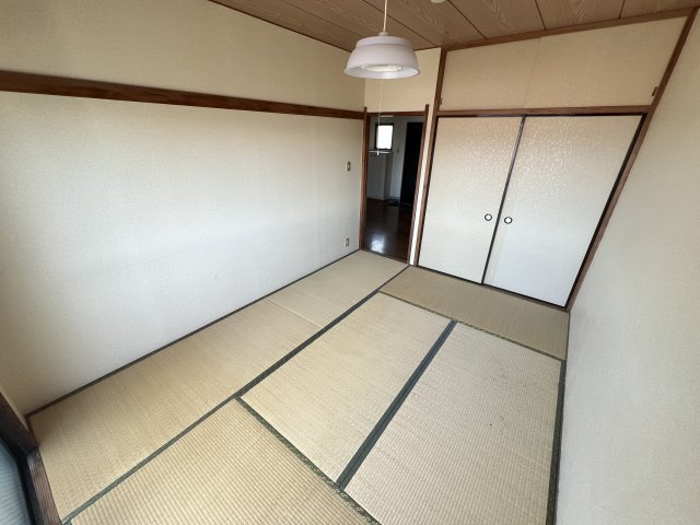 あきもとビルの和室