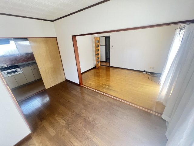 みどり台貸戸建の居間・リビング