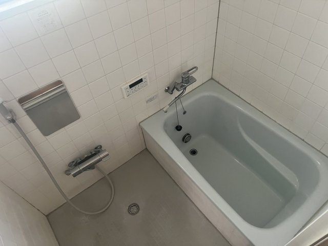 みどり台貸戸建の浴室