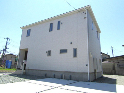 【外観】 | クレイドルガーデン　甲府市新田町第2　2号棟 | 外観は落ち着いています