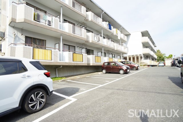 熊本市北区清水東町の賃貸マンションの駐車場