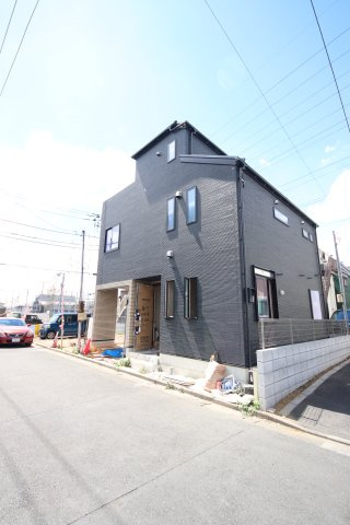 足立区南花畑2丁目　新築戸建ての外観|2023年８月撮影