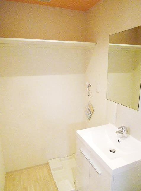 グランエッグス東大前の独立洗面台|洋室