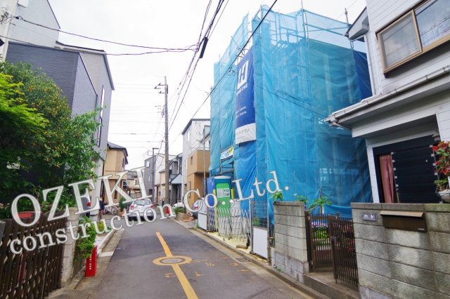 越谷市袋山新築戸建て　未来への想いをつなぐ住まい-MIRASUMOミラスモ-の前面道路含む現地写真