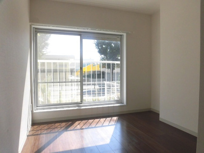 【居間・リビング】 | プール・トゥジュールブラン | 明るくキレイなお部屋です