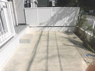 【バルコニー】 | プール・トゥジュールブラン | 広い専用庭です