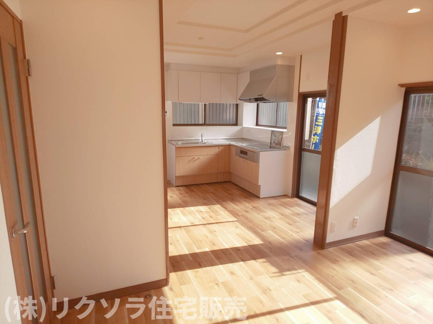 河北中町　中古一戸建ての居間・リビング|LDK　日当たり良好
■物件内覧・資金計画相談・住宅ローン相談、お問合せ受付中■
※当日・翌日のご内覧、ご相談はお電話でのお問合せがスムーズです！