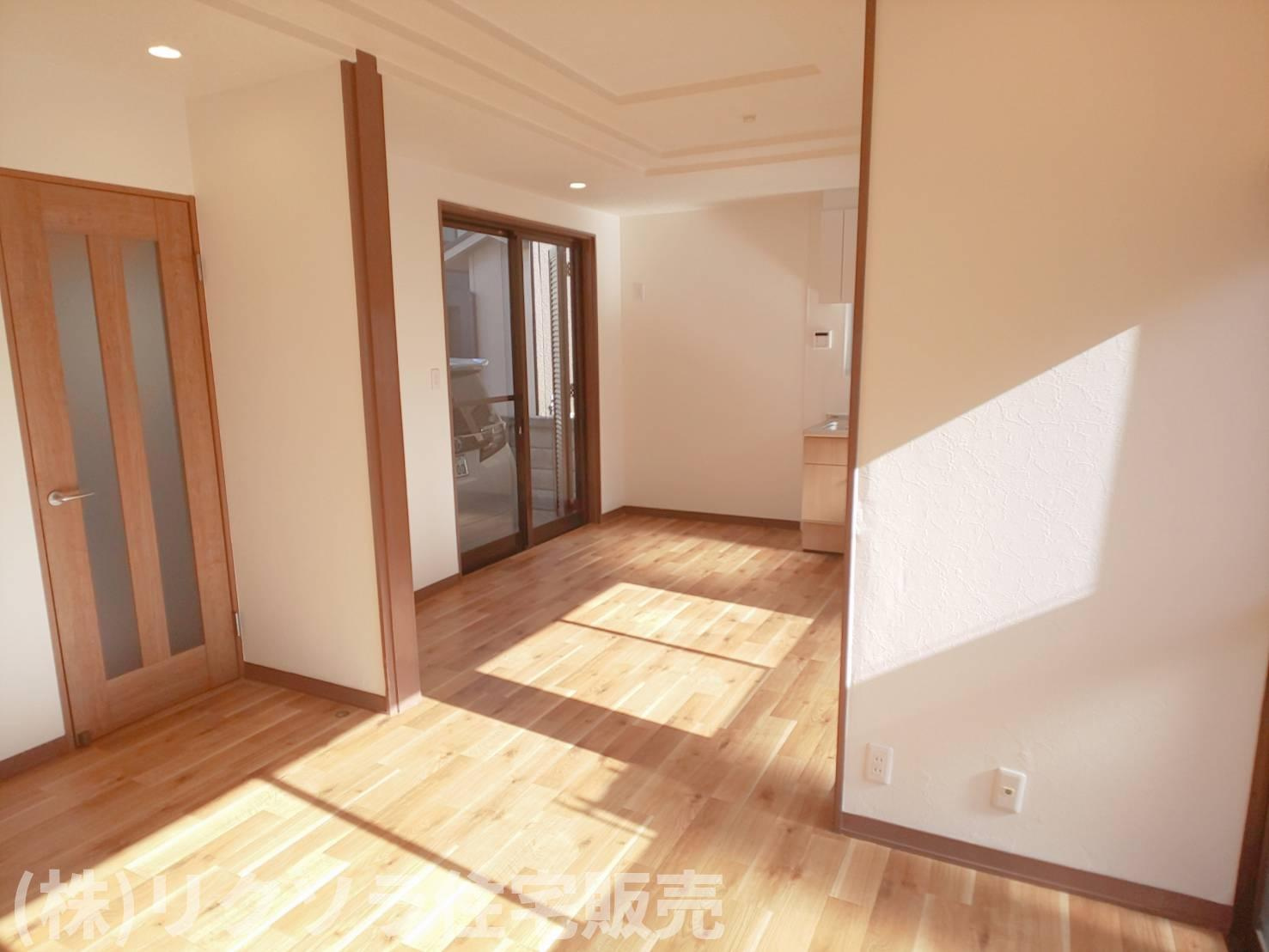 河北中町　中古一戸建ての居間・リビング|LDK　通風良好
■物件内覧・資金計画相談・住宅ローン相談、お問合せ受付中■
※当日・翌日のご内覧、ご相談はお電話でのお問合せがスムーズです！