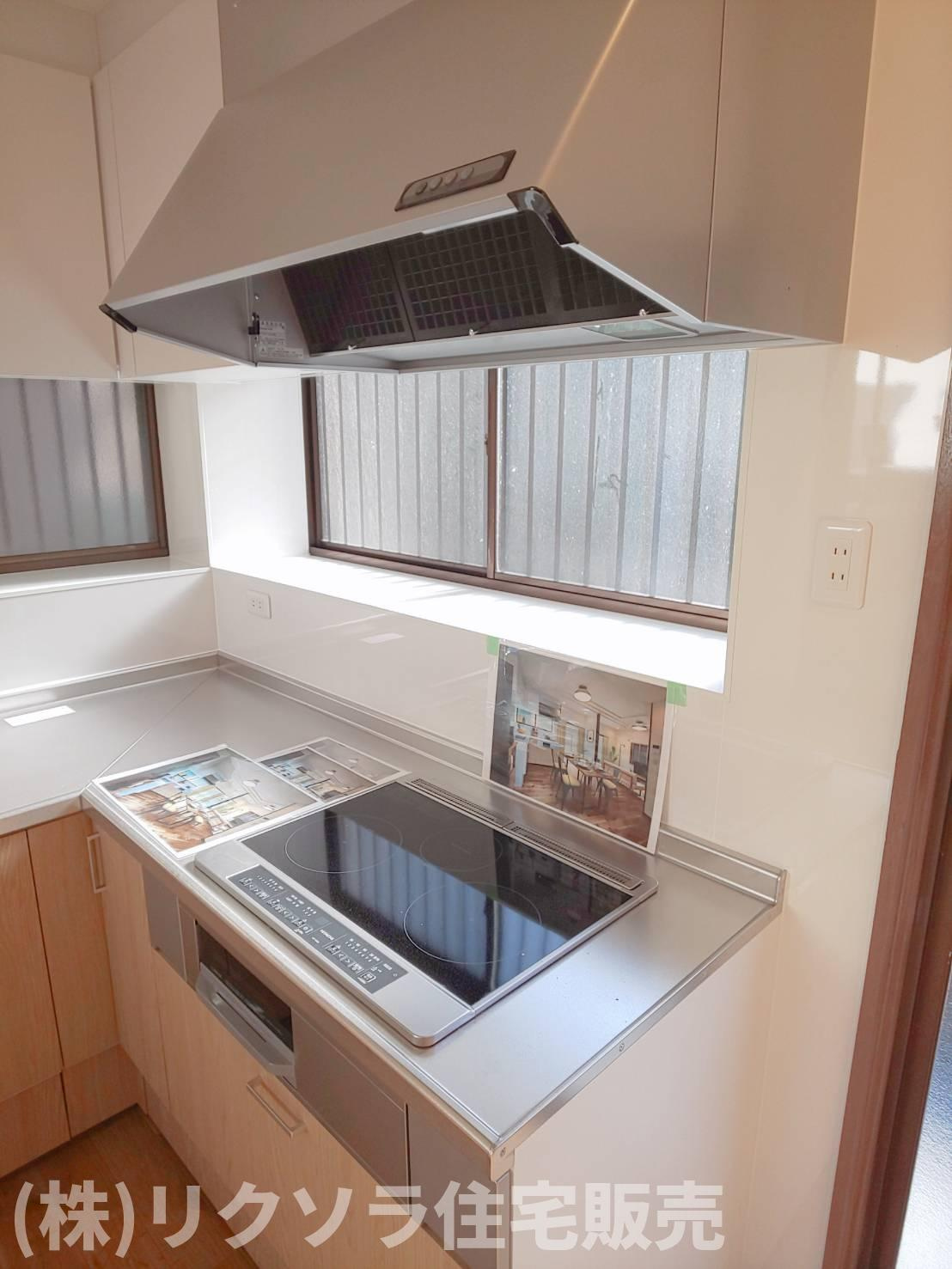 河北中町　中古一戸建てのキッチン|IHコンロ
■物件内覧・資金計画相談・住宅ローン相談、お問合せ受付中■
※当日・翌日のご内覧、ご相談はお電話でのお問合せがスムーズです！