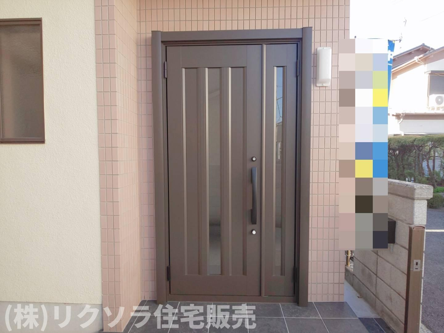 河北中町　中古一戸建ての玄関|玄関ドア
■物件内覧・資金計画相談・住宅ローン相談、お問合せ受付中■
※当日・翌日のご内覧、ご相談はお電話でのお問合せがスムーズです！