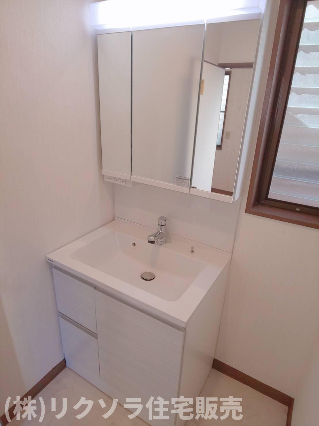 河北中町　中古一戸建ての独立洗面台|シャワー付き独立洗面台
■物件内覧・資金計画相談・住宅ローン相談、お問合せ受付中■
※当日・翌日のご内覧、ご相談はお電話でのお問合せがスムーズです！