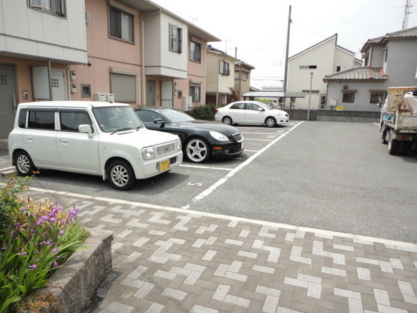 グリーンステージ相ノ山Cの駐車場