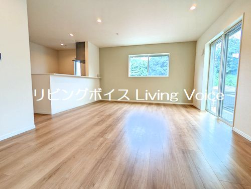 【居間・リビング】 | 【仲介手数料０円】藤沢市鵠沼神明4丁目2期　中古一戸建て | 施工例　藤沢市鵠沼神明4丁目2期　中古一戸建て