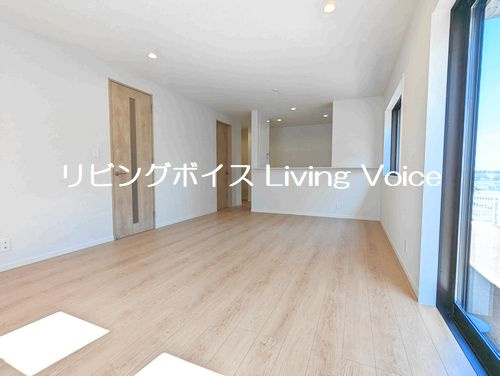 【居間・リビング】 | 【仲介手数料０円】藤沢市鵠沼神明4丁目2期　中古一戸建て | 施工例　藤沢市鵠沼神明4丁目2期　中古一戸建て