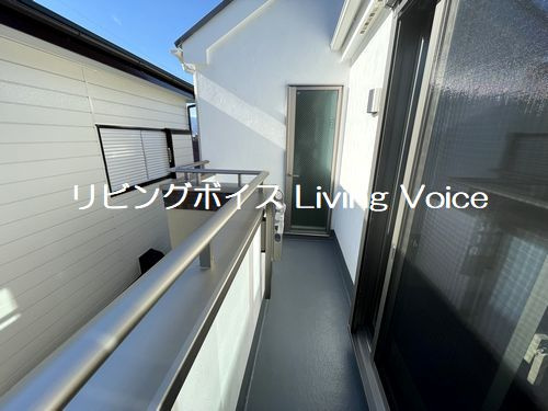 【バルコニー】 | 【仲介手数料０円】藤沢市鵠沼神明4丁目2期　中古一戸建て | 施工例　藤沢市鵠沼神明4丁目2期　中古一戸建て
