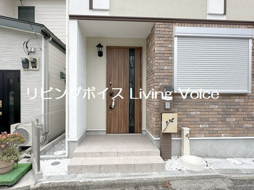 【玄関】 | 【仲介手数料０円】藤沢市鵠沼神明4丁目2期　中古一戸建て | 藤沢市鵠沼神明4丁目2期　中古一戸建て
