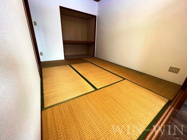 ネットシティー潮崎の和室