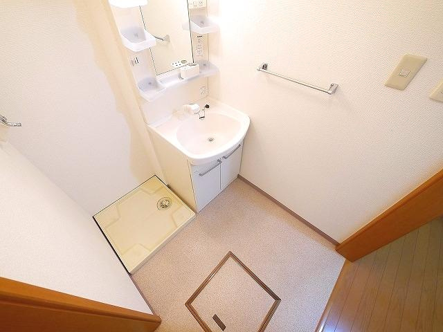 ベルチェーロの独立洗面台|朝の身支度には欠かせない独立洗面化粧台