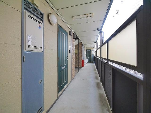 ベルチェーロのエントランス|毎日通るエントランスはこのようになっています