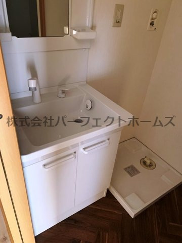 クリザンテェーモの独立洗面台|コンパクトで使いやすい洗面所