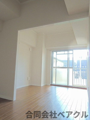 【居間・リビング】 | 勧修寺ハイツ