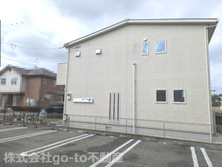 【外観】 | 2015年8月建築　木造2階建て　３SLDKの戸建てです♪