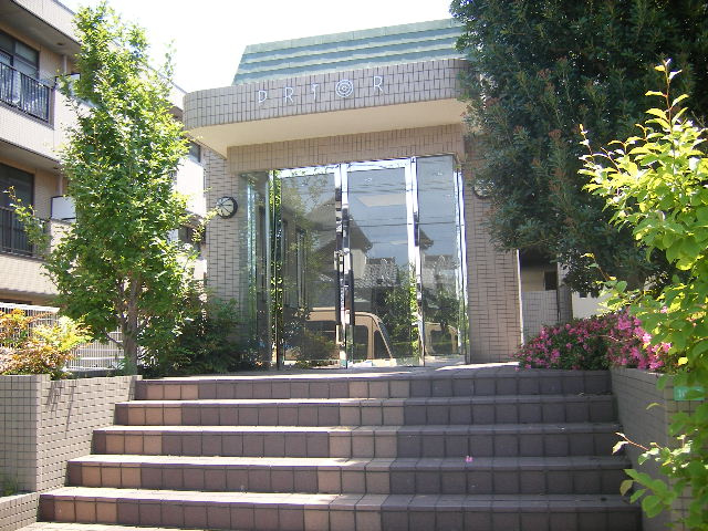 プリオールのエントランス|毎日通るエントランスはこのようになっています