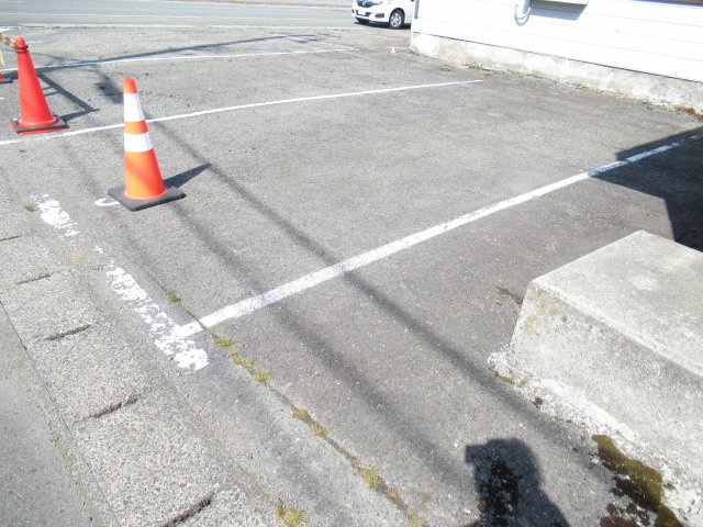 東置賜郡高畠町大字福沢のアパートの駐車場