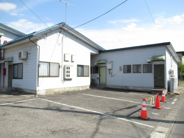 東置賜郡高畠町大字福沢のアパートの外観