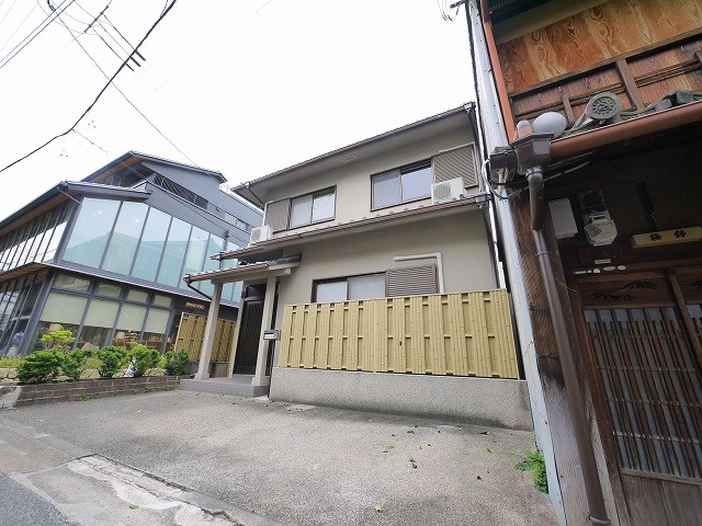 元林院町テナントの外観