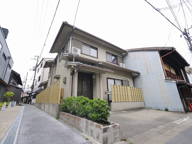 元林院町テナントの外観
