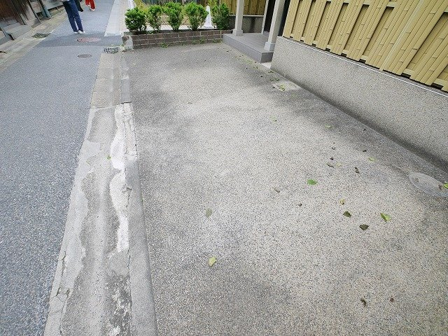 元林院町テナントの駐車場