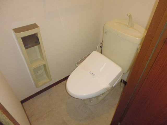 メゾン武智Ｃのトイレ|温水洗浄便座