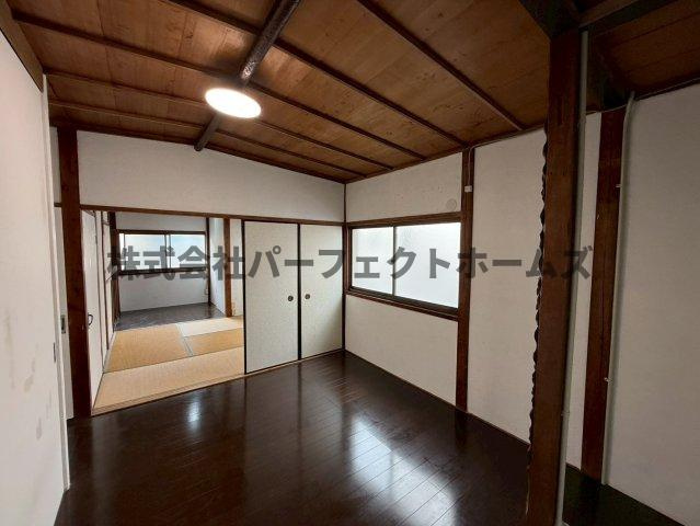 新之栄町テラスハウスの洋室|使い勝手のいい洋室です