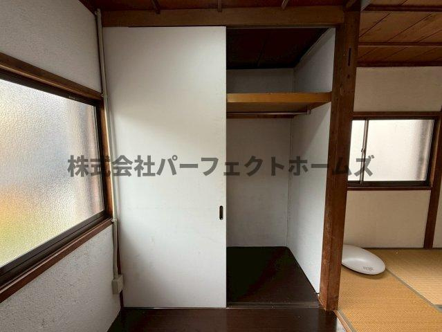 新之栄町テラスハウスの収納|専用の収納スペースです