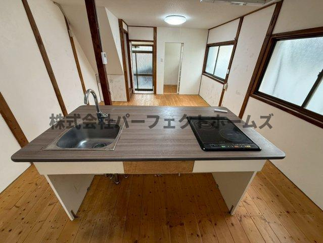 新之栄町テラスハウスのキッチン|キッチンでお料理をお楽しみください