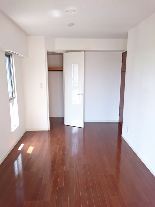 ラヴィドール田無ステーションフロントの洋室