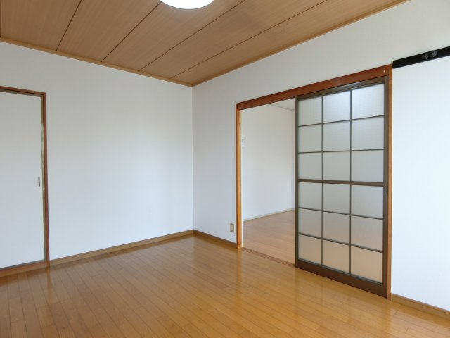 クリーンハイツの洋室