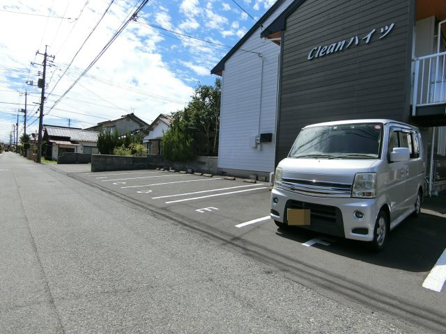 クリーンハイツの駐車場