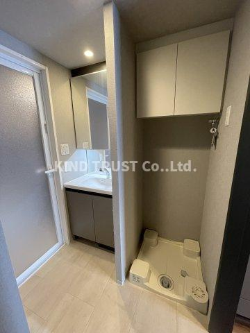 ラシュレ大阪同心の洗面所|脱衣スペースもあります