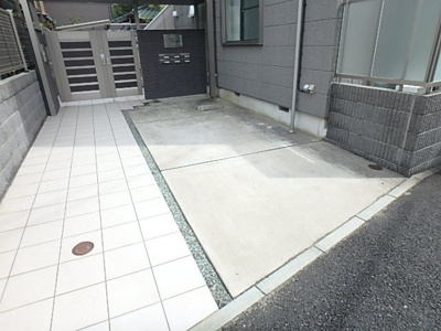 敷地内駐車場1台（要空確認）