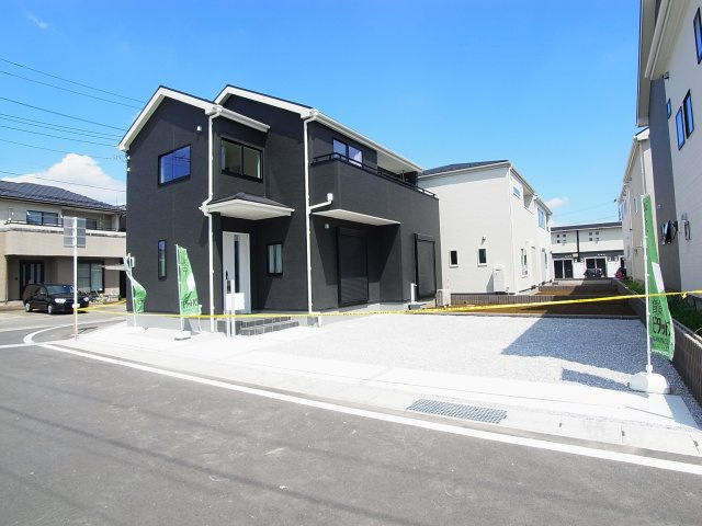 新築　高崎市上並榎町第4　Livele Garden.S　1号棟の駐車場|現地写真　駐車スペースは3台分可能です！					
