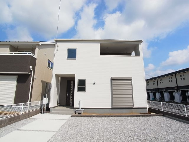 新築　高崎市上並榎町第4　Livele Garden.S　4号棟の外観|現地写真　完成しました！物件のご内覧等、お気軽にお問合せください♪　							
