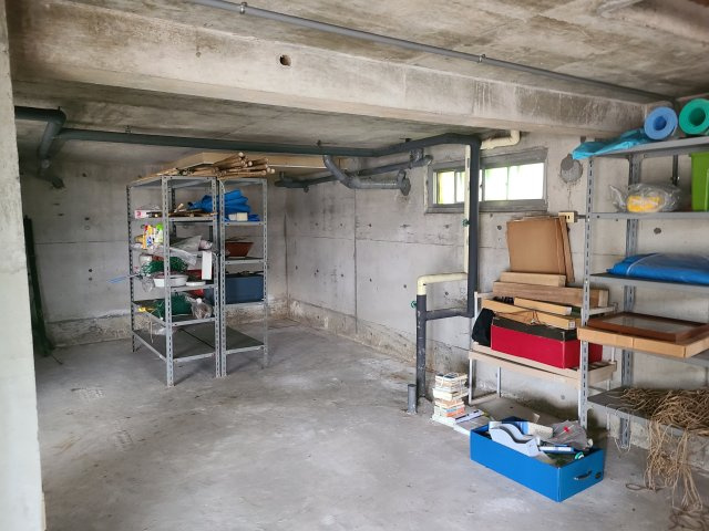 見附市南本町　中古住宅の駐車場