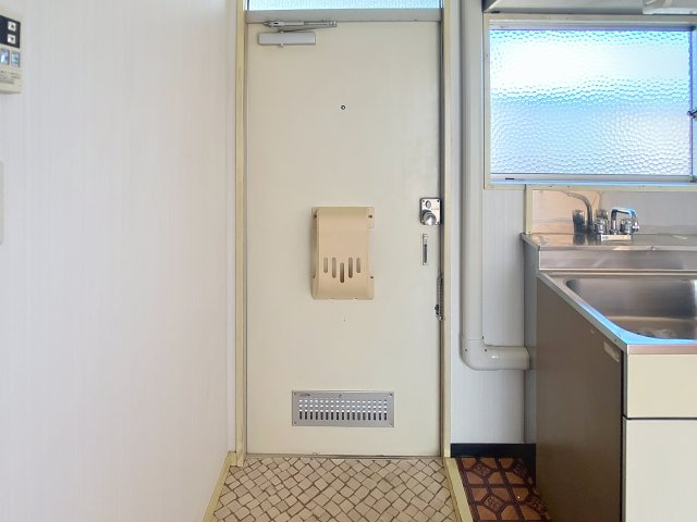 コンシェールセナミAの玄関