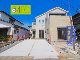 【駐車場】 | 【駐車スペース】
日々の暮らしにマイカーが必要。そんな方は物件の購入条件に駐車場は必須です。通勤に、家族のお迎えに、お買物に、おでかけに、クルマライフを楽しみたい方に。