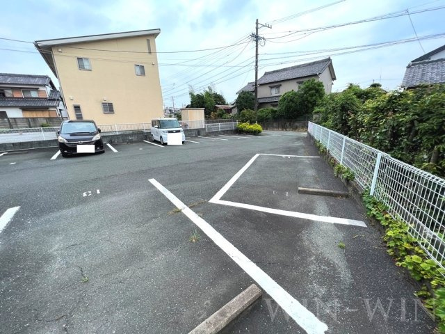 カーサヴェルデの駐車場