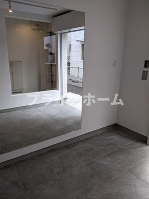 【ロビー】 | moto garage 原　BASE