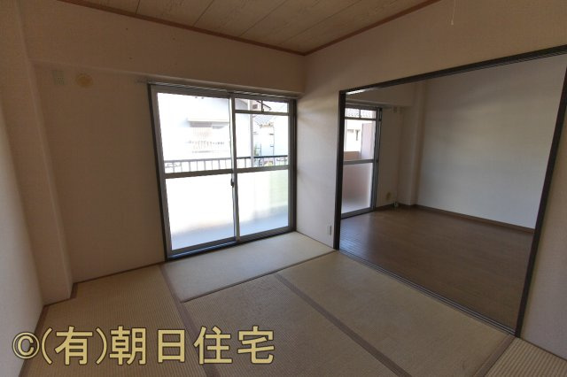 ビラ．マローネの和室